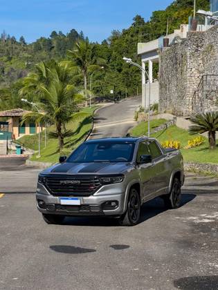RAM RAMPAGE 2.0 HURRICANE 4 TURBO GASOLINA R/T 4X4 AUTOMÁTICO